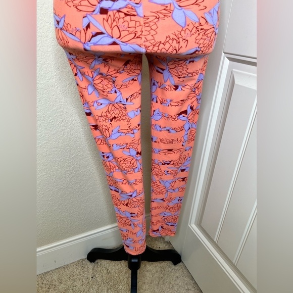 LuLaRoe Peachy Orange, Red & Purple Lotus Print OS Leggings - Picture 10 of 11